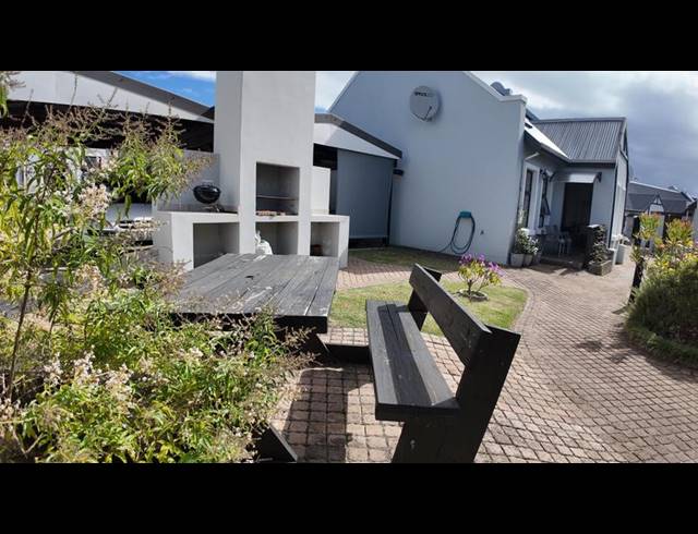 1 BEDROOM TOWNHOUSE FOR SALE IN BLUE MOUNTAIN VILLAGE